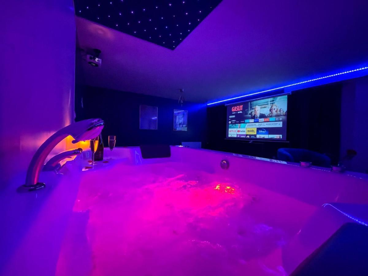 Spa Sous Les Etoiles - Cinema - Netflix - Parking - Gare Αμιάν Εξωτερικό φωτογραφία