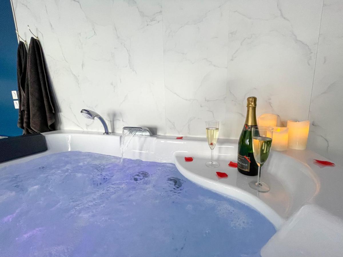 Spa Sous Les Etoiles - Cinema - Netflix - Parking - Gare Αμιάν Εξωτερικό φωτογραφία